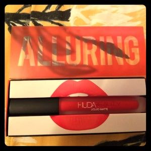 Huda Beauty Alluring Liquid Matte lipstick